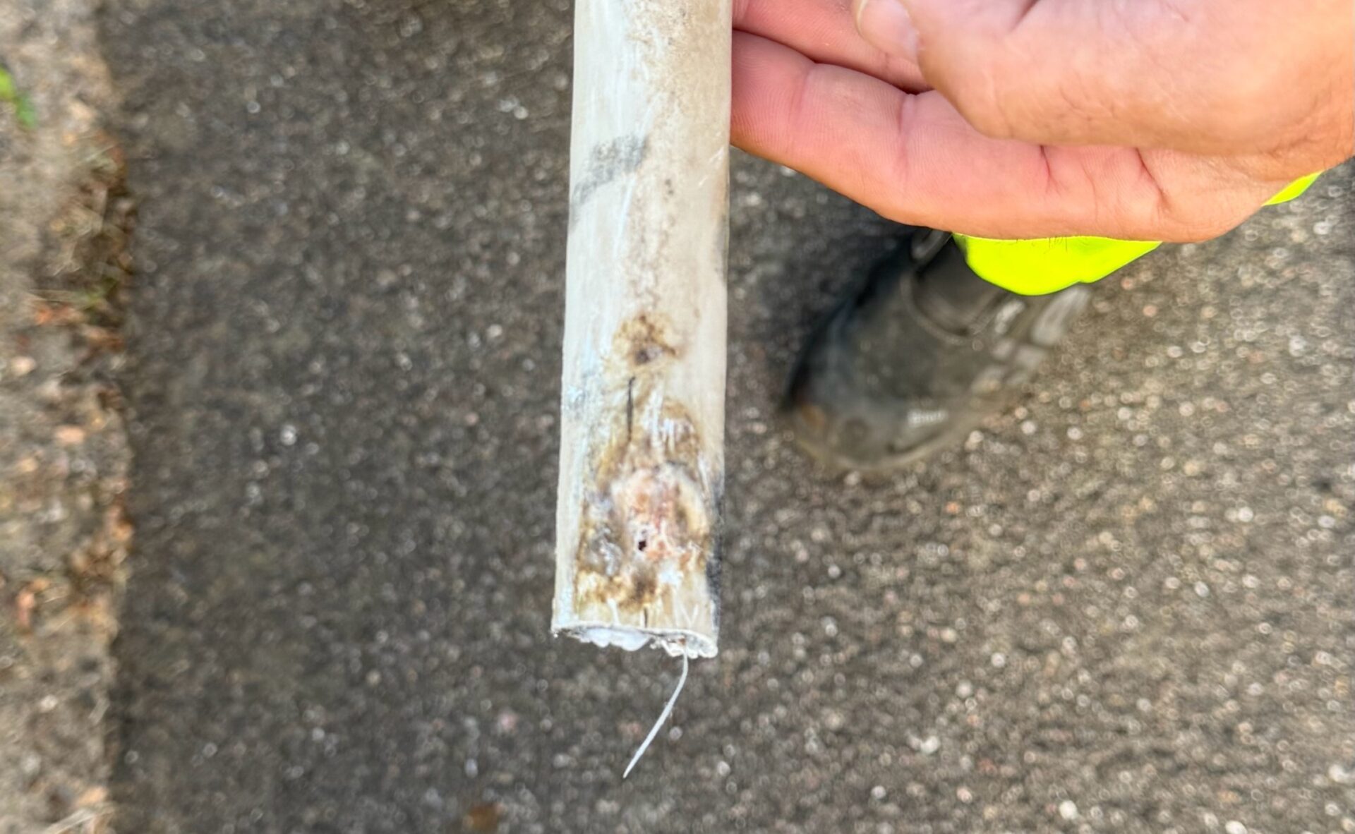 Beskadiget kabel frilagt i forbindelse med kabelfejlsøgning